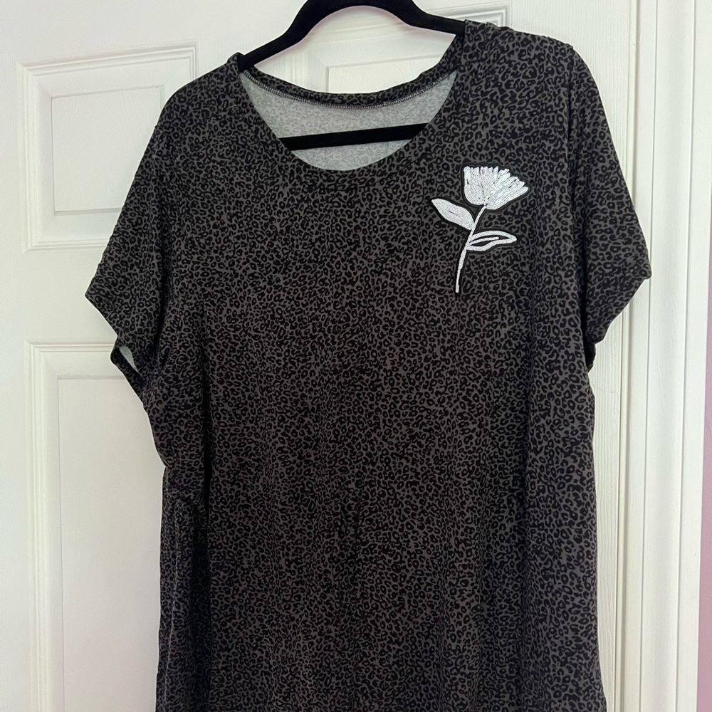 Torrid Size 4 Leopard with Sequin Flower Top